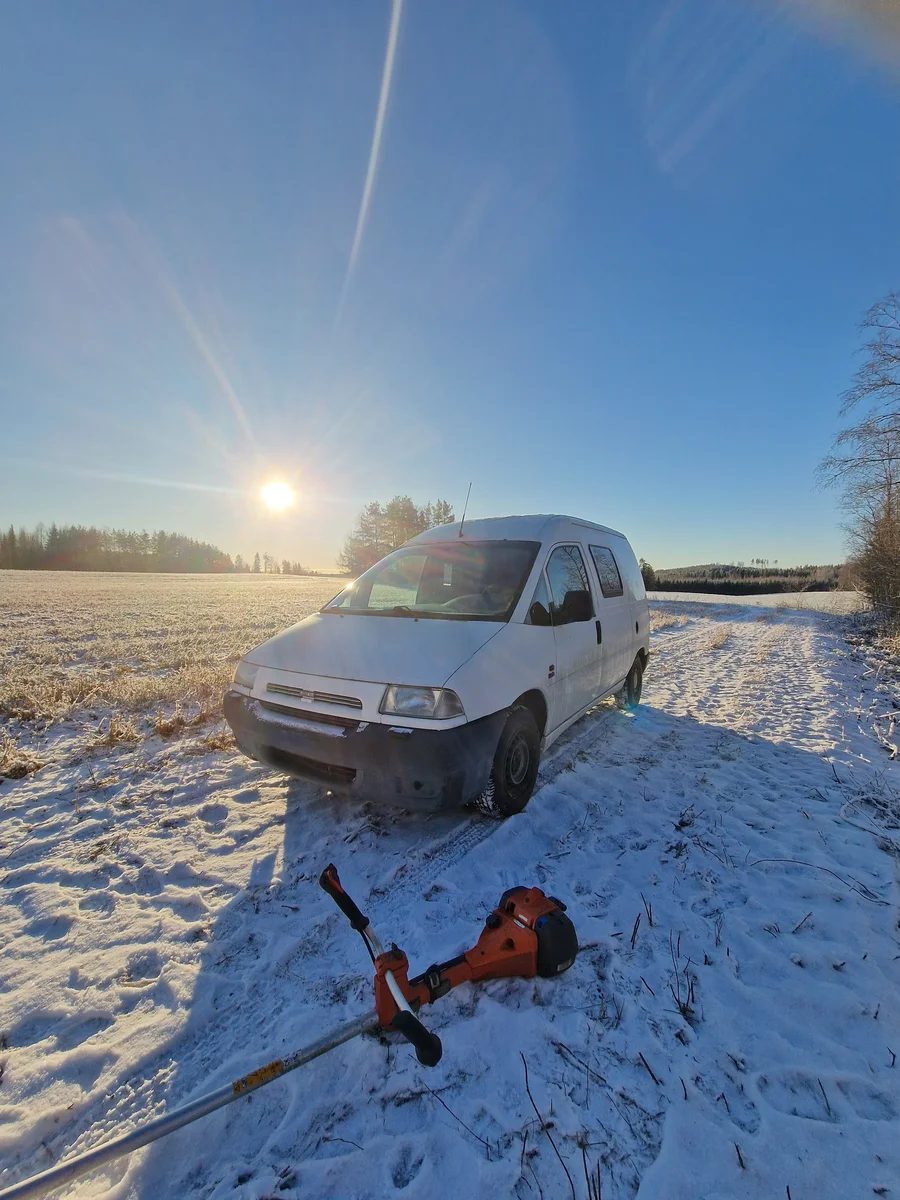 Raivausaha autolla kuljetuksessa