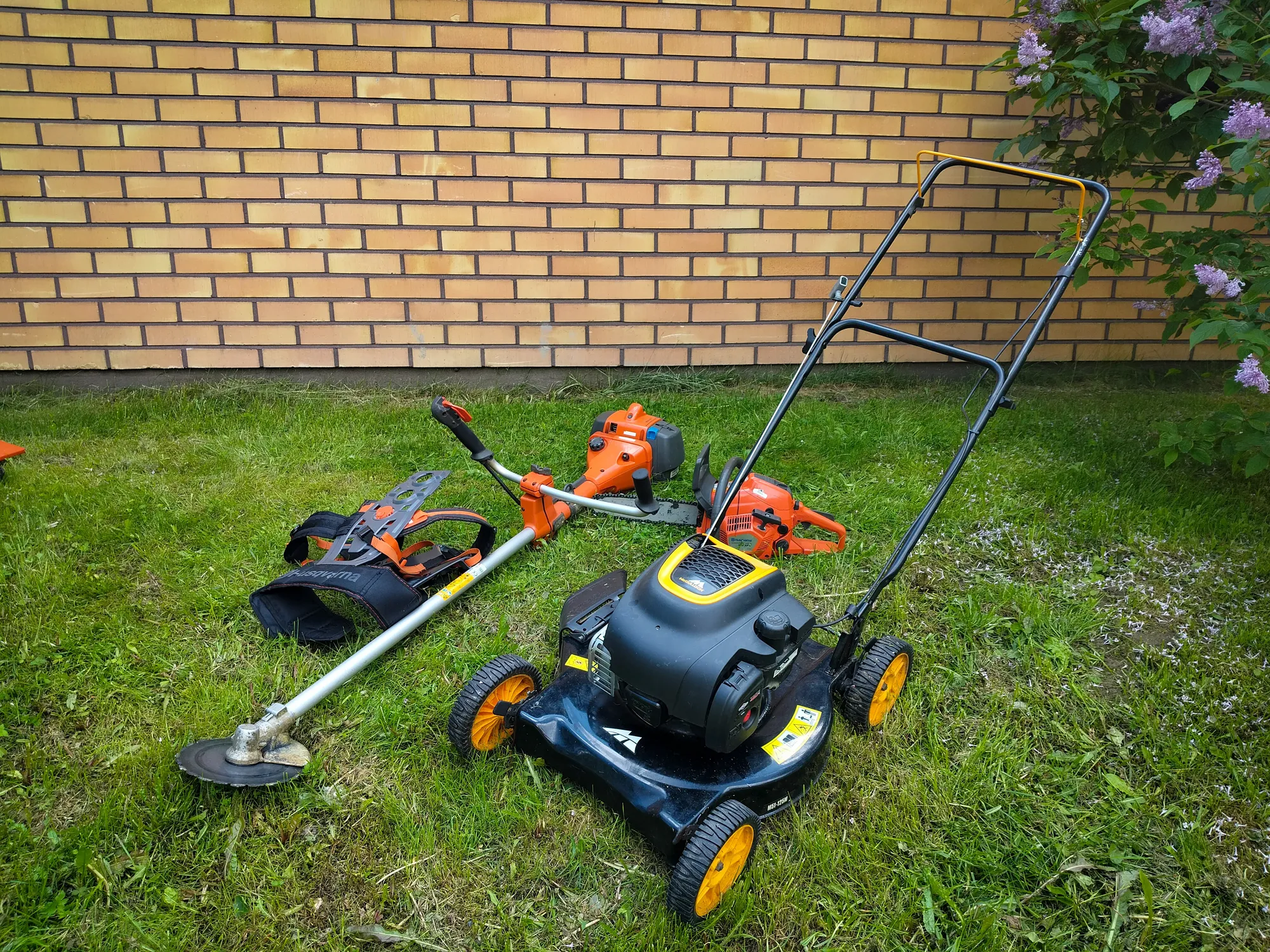 Sahatleikkuri työssä